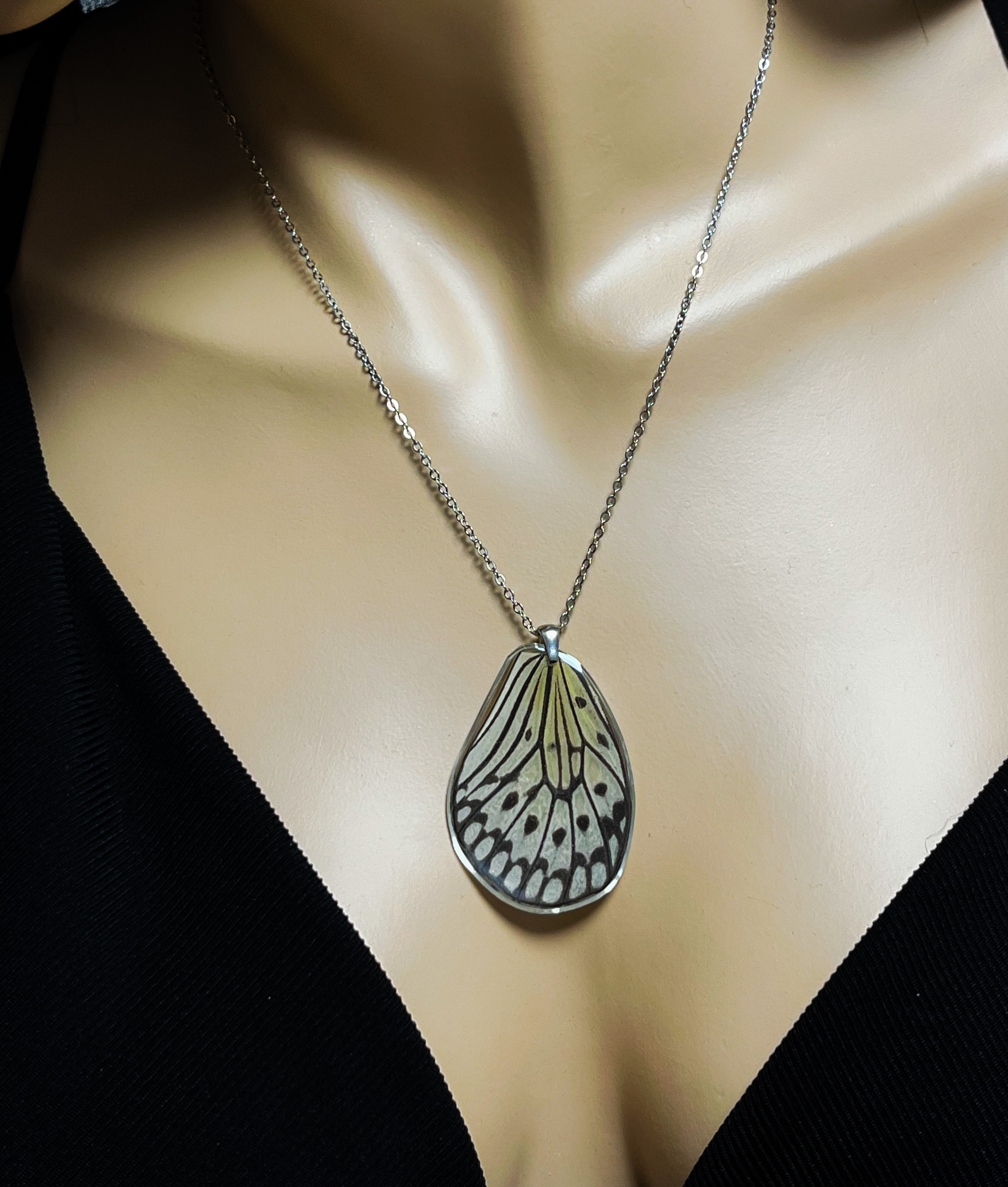 Přívěsek z křídla motýla Idea leuconoe  No. 1212 